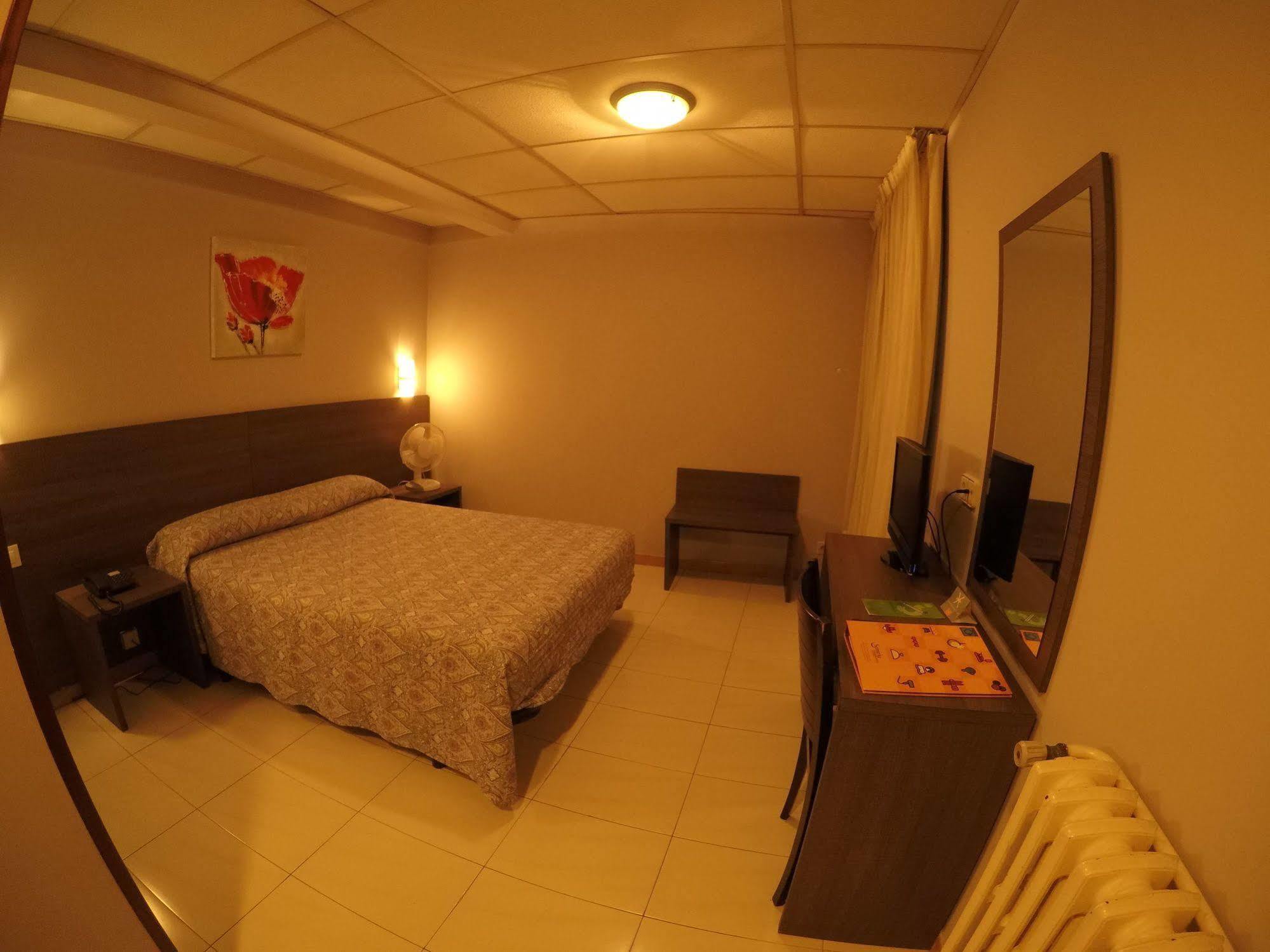 Somriu Hotel City M28 Andorra la Vella Dış mekan fotoğraf